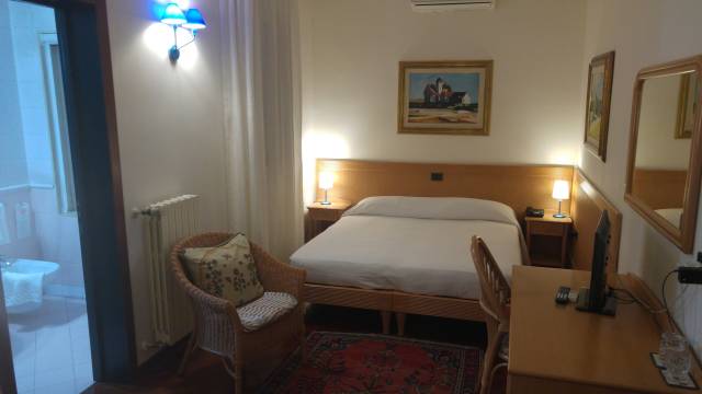 Residence-Zodiacus-Bari-Economy-Room-20171017-174148